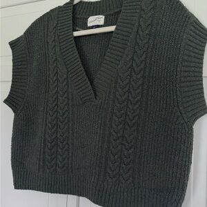 NWOT Universal Thread Size L Sweater Vest